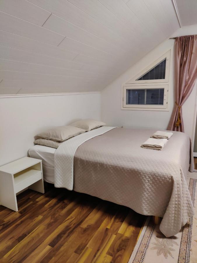 Arctic Circle Private 2nd Floor And Balcony Lejlighed